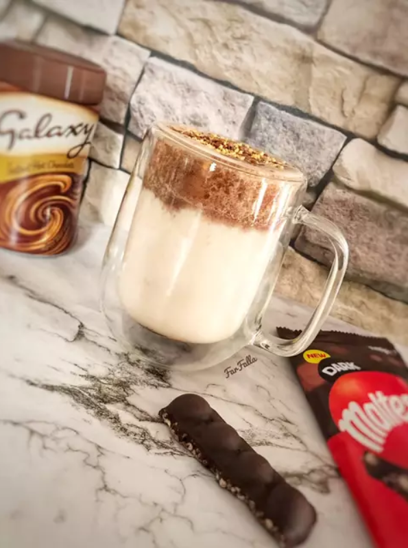 مشروب الشوكولاتة المخفوقة Whipped Hot Chocolate